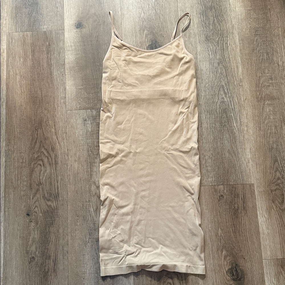 BCBG MAXAZRIA slip Size M / L